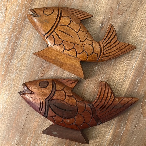 Vintage Two Wooden Carved Fish - Picture 5 of 17